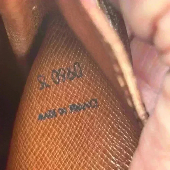 LV CARTOUCHIERE GM SHOULDER BAG MONOGRAM- 100% authentic & ready for the summer - Picture 11 of 15